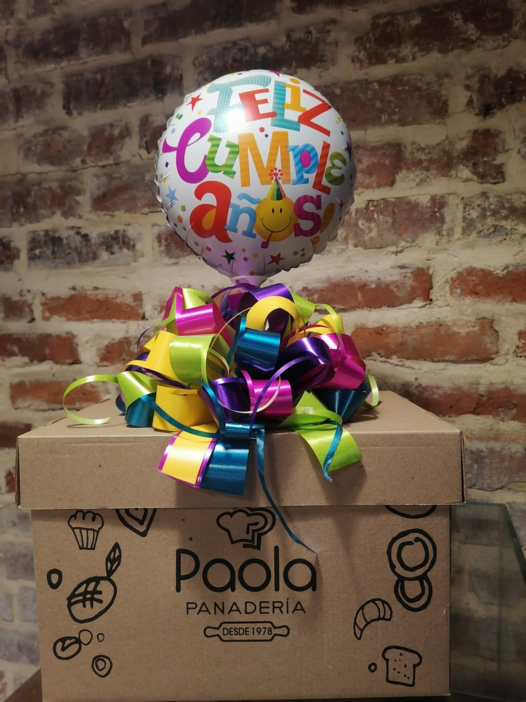 Arma tu Desayuno Sorpresa con Caja de regalo con moño, globo y tarjeta –  Panadería Paola Roosevelt