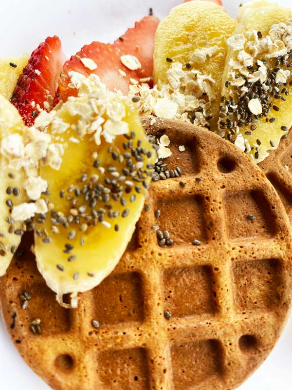 Chocowaffle de avena y banano waffles de avena, banano y cacao