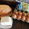CANASTA DE DESAYUNO: 12 huevos, 1 bolsa de leche Alpina, 1 pan de $4,000, 1lb de queso cuajada