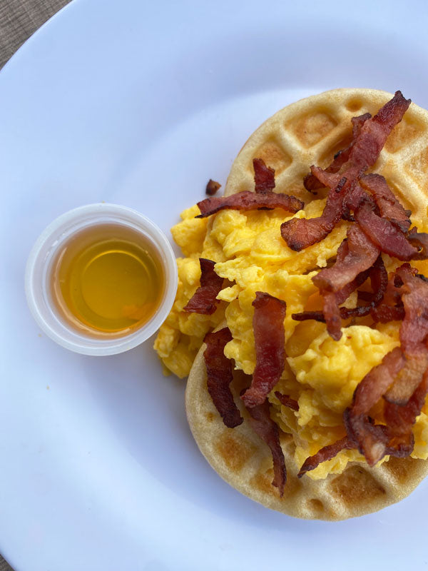 Waffle de pandebono y tocineta