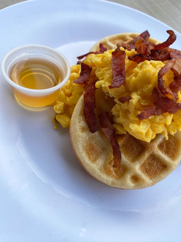 Waffle de pandebono y tocineta