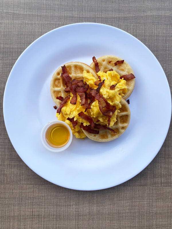 Waffle de pandebono y tocineta